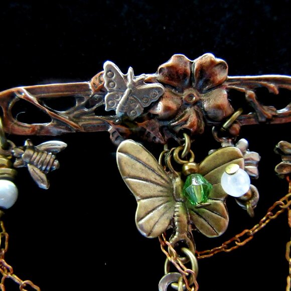 Vintage coppery metal chatelaine style brooch chains, butterflies & beads - Picture 3 of 8